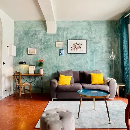 30 Arago Apartment *