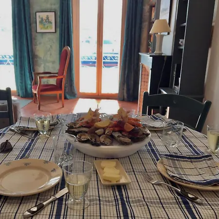 30 Arago Apartment