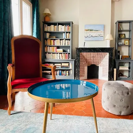 30 Arago Apartment